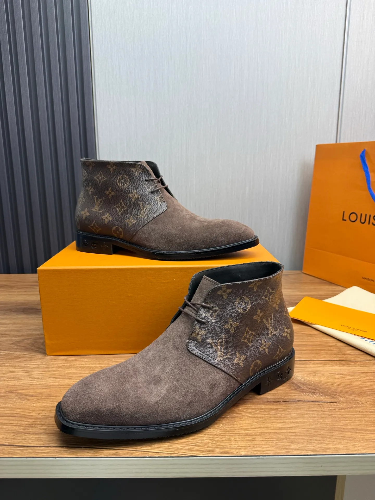 Men's shoes 💰760💰 LV. - Men's business casual leather shoes, top quality cow products. 1:1 shipment ⬆️Luxury and noble 👞All imported original brand leather materials, just to create a more comfortable wearing experience, upper: original cowhide ➕Imported full cow lining, original outsole ✔️16-45 (38.45 non-returnable)